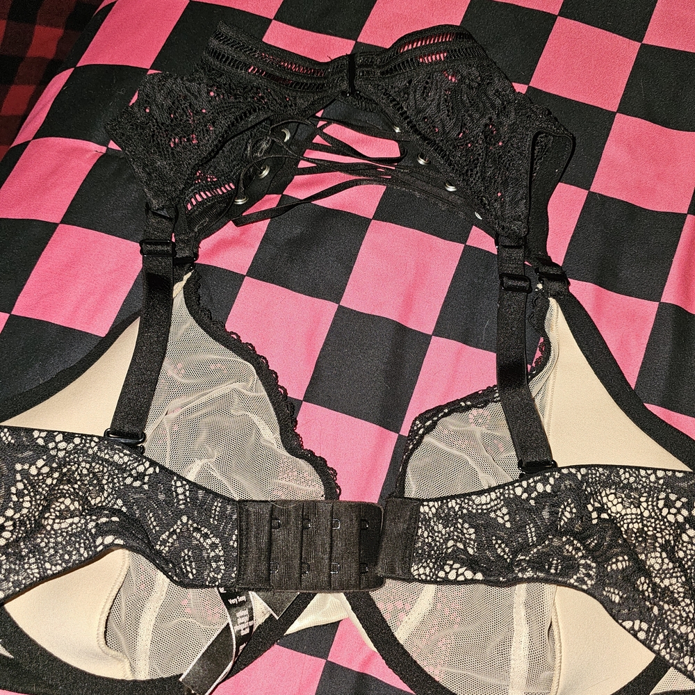 Very Sexy Unlined Victoria Secret Lace Bra 36dd - Picture 6 of 9